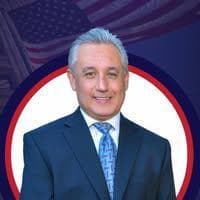 Luis De La Garza