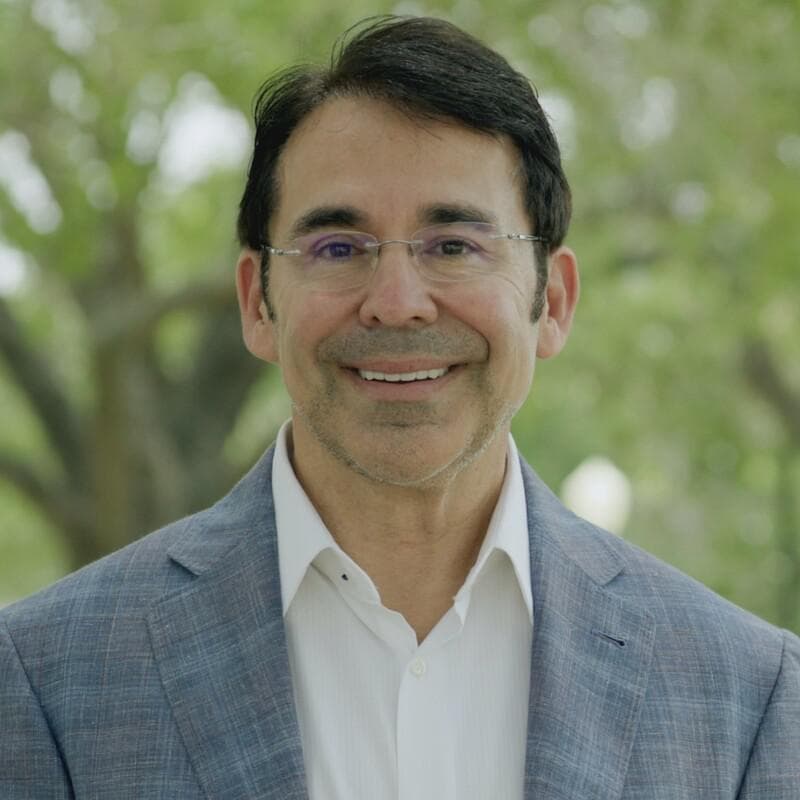 Mauro Garza