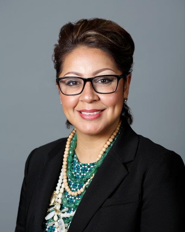 Rosaleah Pallasigue