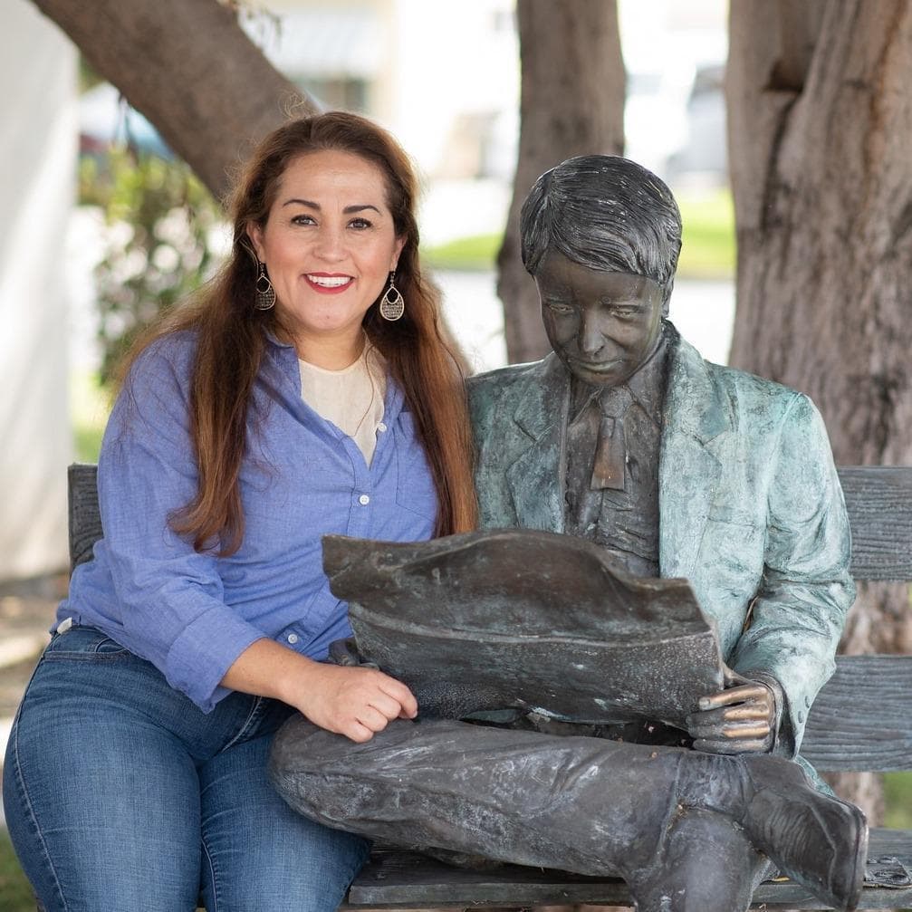 Lorraine Avila Moore