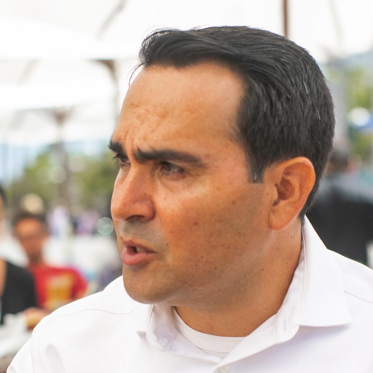 Oscar De La Torre