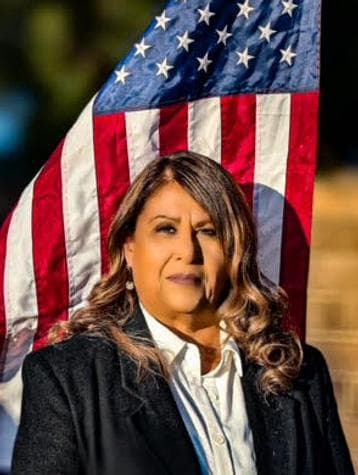 Gloria Flores