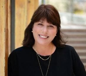 Denise Helfstein